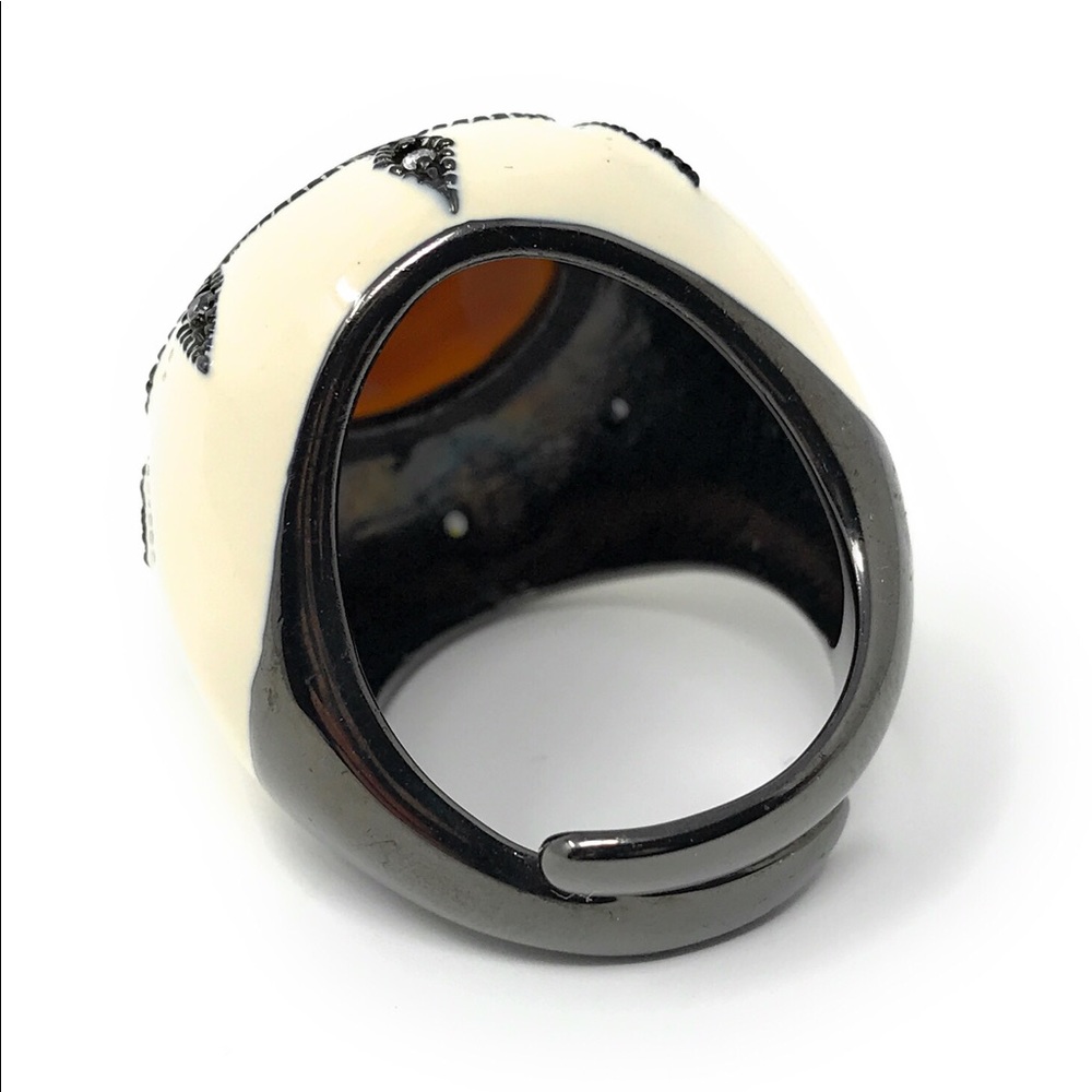 Silver Cameo Enamel Statement Ring - Picture 6 of 8
